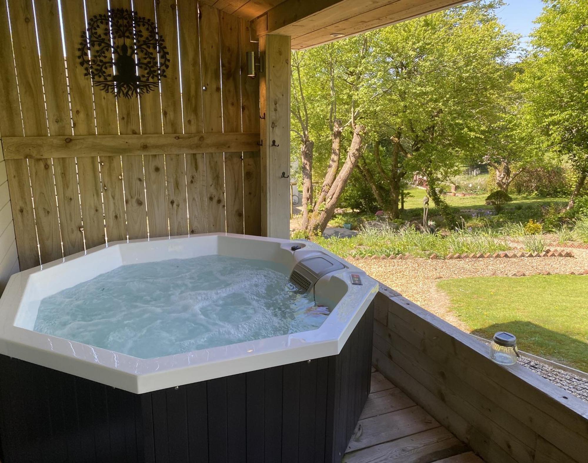 The Hideout, A Detached Lodge, Hot Tub, Heating, Wifi & Parking Long Bredy Kültér fotó